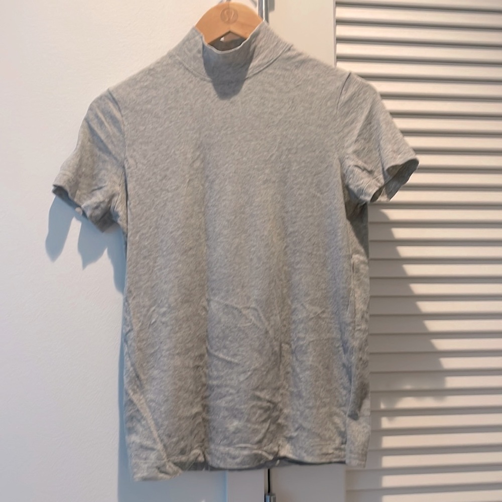 Vince feathered grey mock neck t-shirt